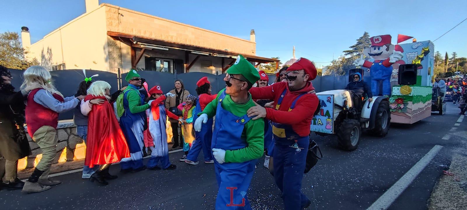 Sfilate Animazione E Panzerotti A Monopoli Il Carnevale In Contrada