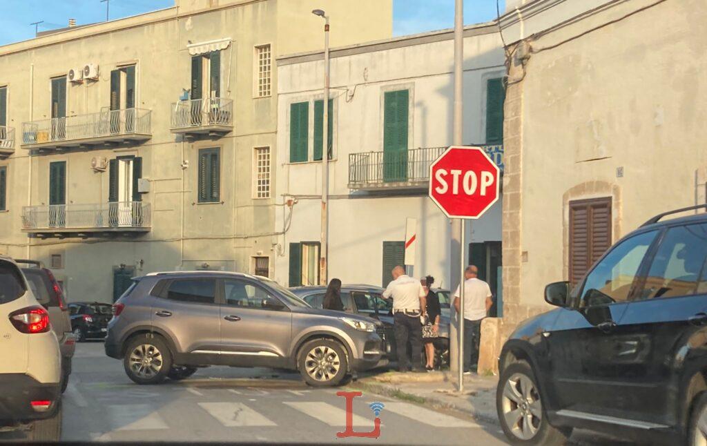 Monopoli Incidente All Incrocio Tra Via Cappuccini E Via Oberdan